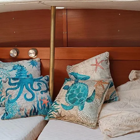 Botel Your Sailing House Sardinia San Teodoro (Sardinia)